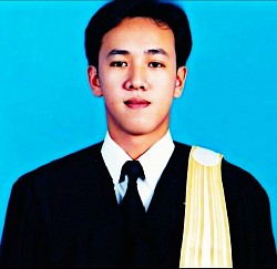 เทพฤทธิ์ สุขะวิศิษฎ์ ผู้จัดการทั่วไปและกฎหมาย บริษัท บี.พี.เอ็น และ ท๊อปการ์ด ในเครือเดียวกันที่กรุงเทพมหานคร